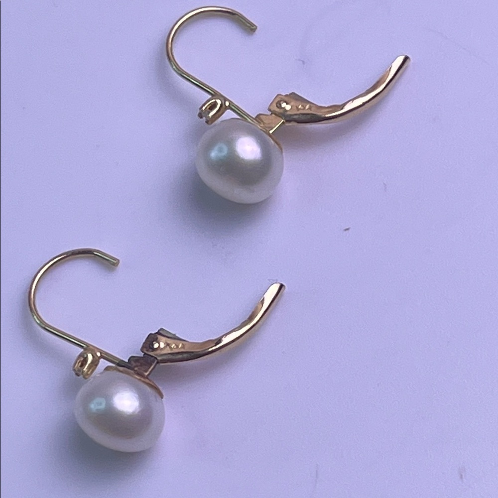Classic 14 kt Gold Pearl & Diamond Earrings - Picture 7 of 12
